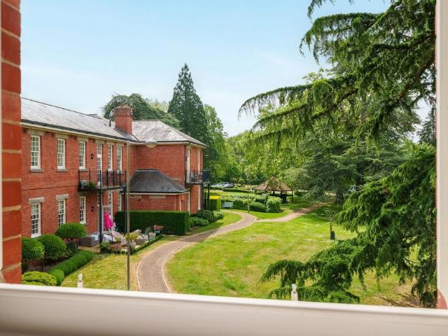 Flat for sale in The Wells, Surrey