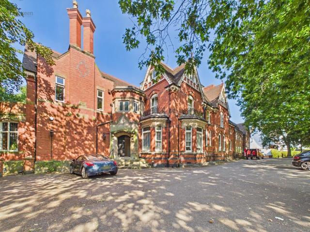 Flat for sale in Sutton Coldfield, West Midlands