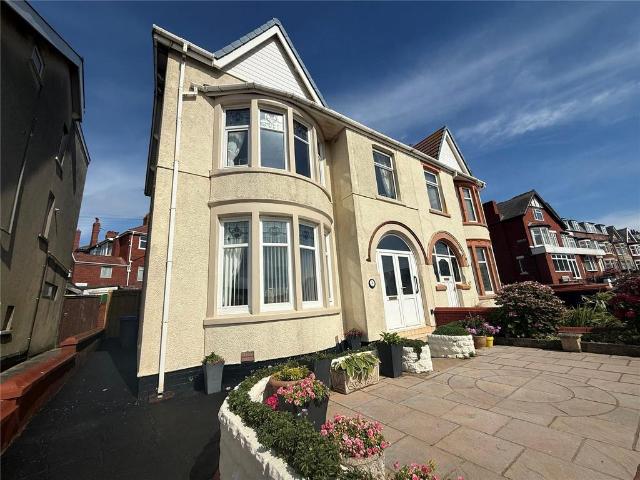 Flat for sale in Blackpool