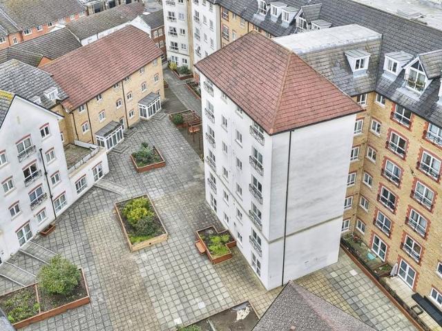 Flat for sale in Semilong, Northampton