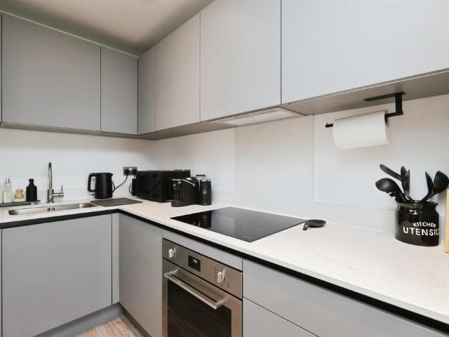 Flat for sale in North Watford