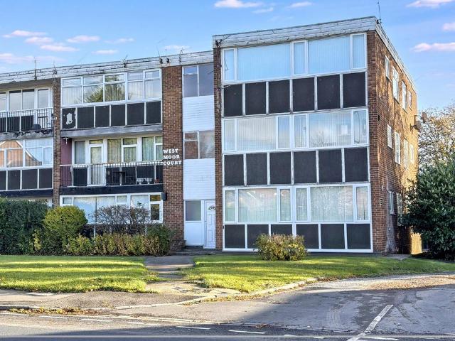 Flat for sale in Forest Hall, North Tyneside