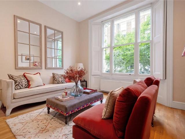 Flat for sale in Kensal Town, Bayswater