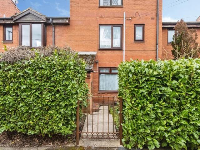 Flat for sale in Pinders Heath, West Yorkshire