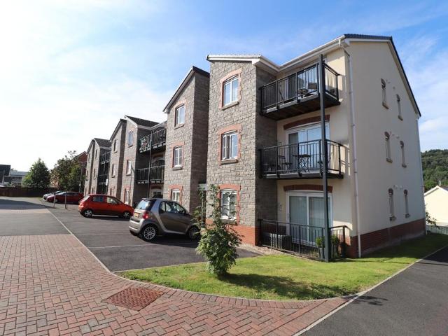 Flat for sale in Hawthorn, Pontypridd