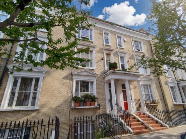 Flat for sale in Earl's Court, Isle Of Man