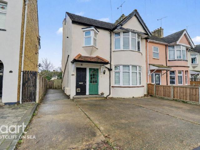 Flat for sale in Alton Barnes, Isle Of Man