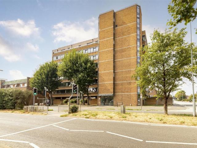 Flat for sale in West Worthing, Worthing