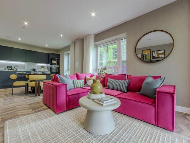 Flat for sale in Earlsfield, Greater London