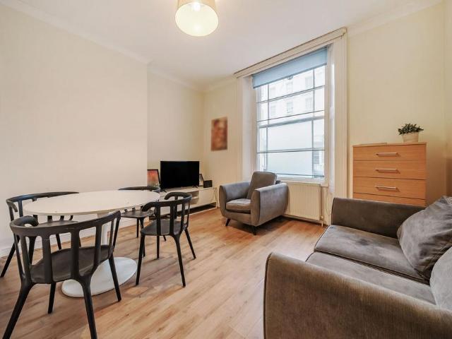Flat for sale in City of Westminster, Greater London