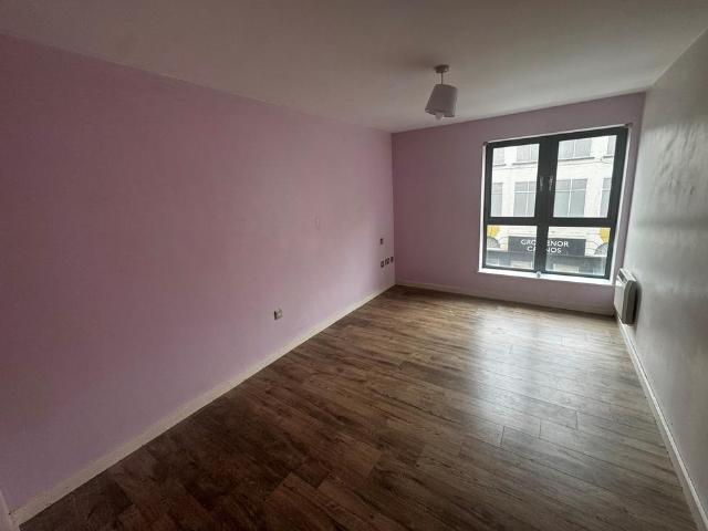 Flat for sale in Old Town, Hull