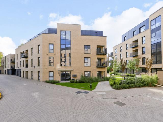 Flat for sale in Mapesbury, Greater London