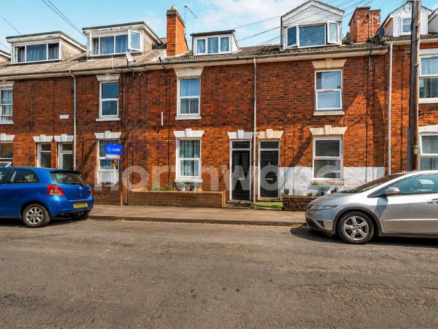 Flat for sale in Barbourne, Worcestershire