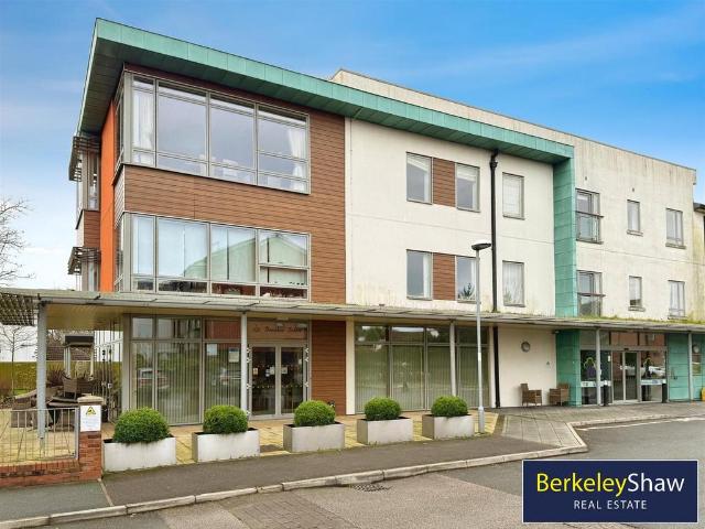 Flat for sale in Roby Mill, Lancashire