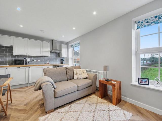 Flat for sale in Waltham Chase, Hampshire