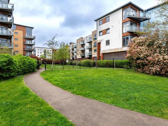 Flat for sale in Midway, Kent