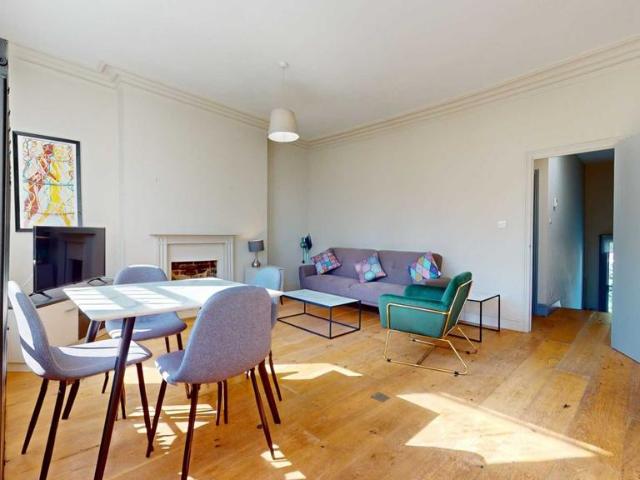 Flat for sale in Brook Green, Greater London