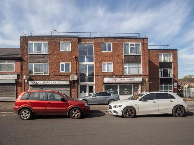Flat for sale in Heaton Park, Bury