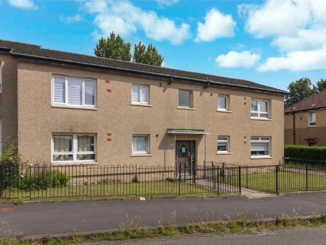 Flat for sale in Balmore, Scotland
