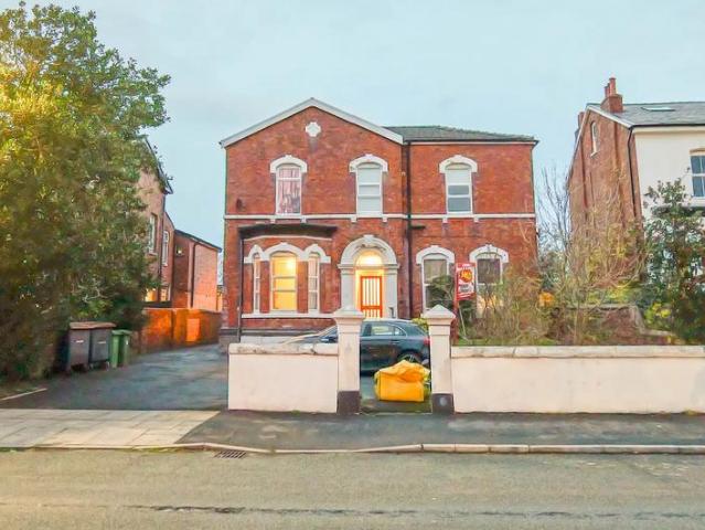 Flat for sale in Meols Cop, Southport