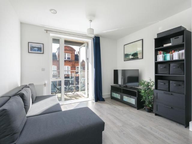 Flat for sale in London Borough of Haringey, Greater London