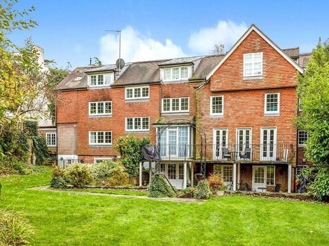 Flat for sale in Nevill Park, Sandown Park