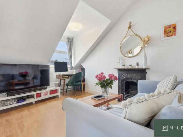 Flat for sale in Kensal Town, Greater London