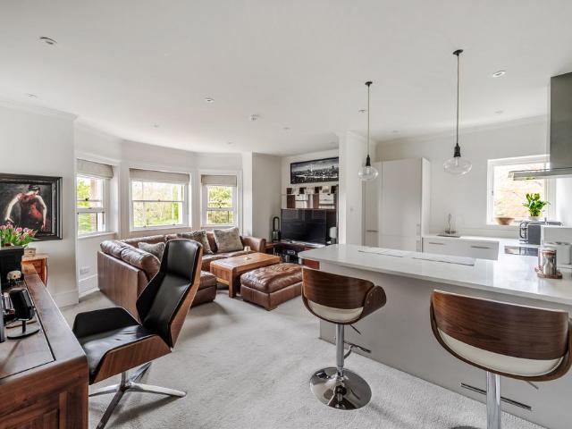 Flat for sale in Nevill Park, Sandown Park