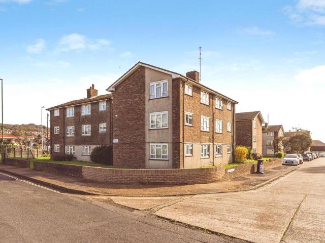Flat for sale in Fishersgate, West Sussex