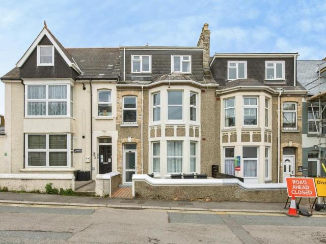 Flat for sale in Newquay, Cornwall
