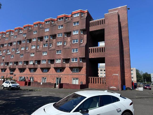 Flat for sale in Oakbank, Scotland