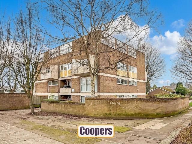 Flat for sale in Cheylesmore, West Midlands
