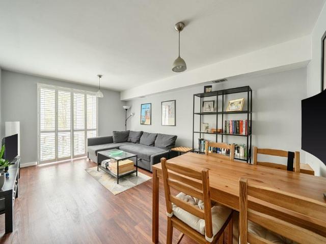 Flat for sale in Kew, Greater London