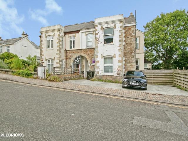 Flat for sale in Redannick, Penweathers