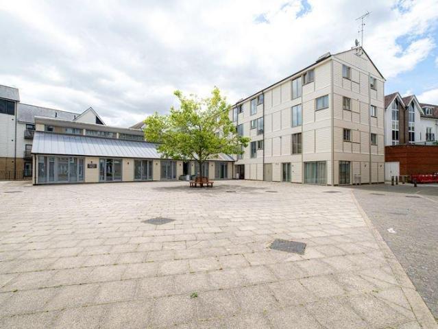 Flat for sale in St. Mildred's, The Bridge
