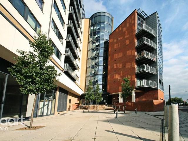 Flat for sale in London Borough of Redbridge, Greater London