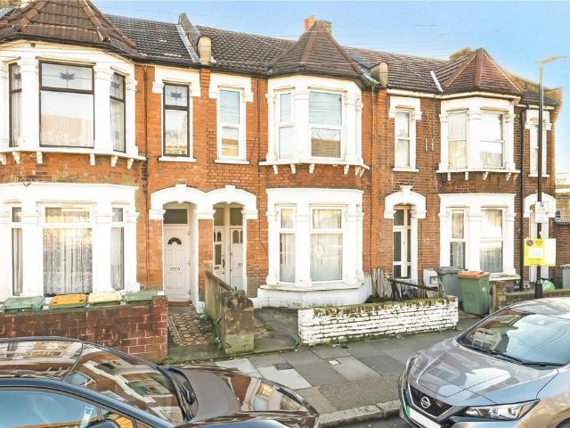 Flat for sale in Plashet, Greater London