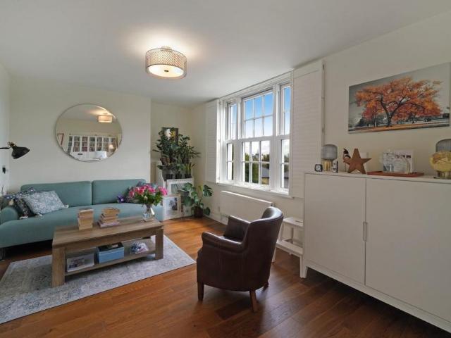 Flat for sale in Chalk Farm, Primrose Hill