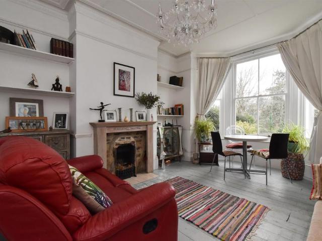 Flat for sale in Blacklands, Guestling Green