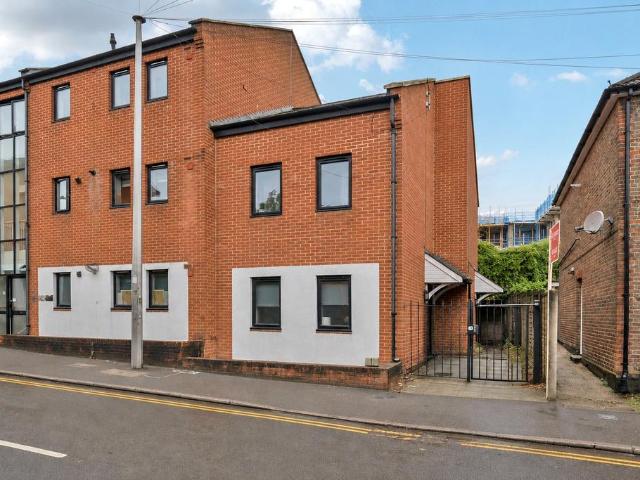 Flat for sale in Guildford Park, Westborough