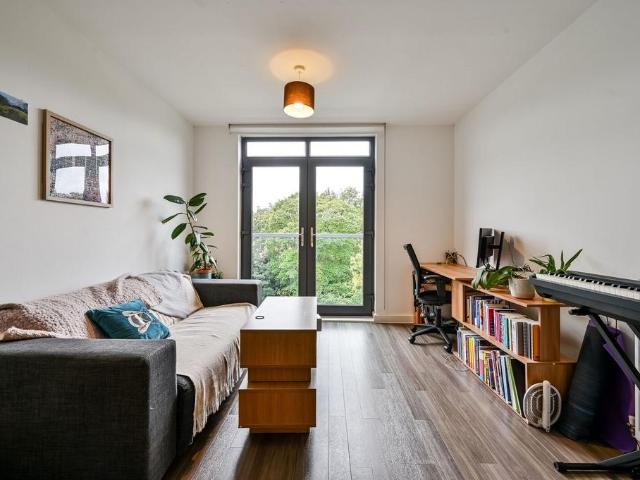 Flat for sale in London Borough of Lewisham, Greater London