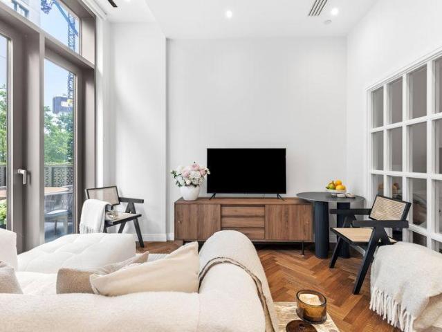 Flat for sale in Fulham, Greater London