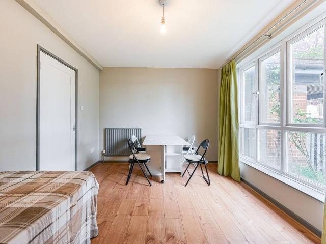 Flat for sale in London Borough of Lewisham, Greater London