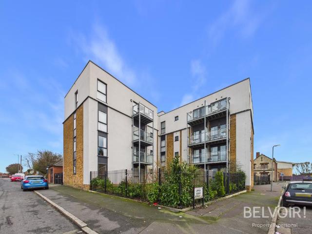 Flat for sale in Calderstones