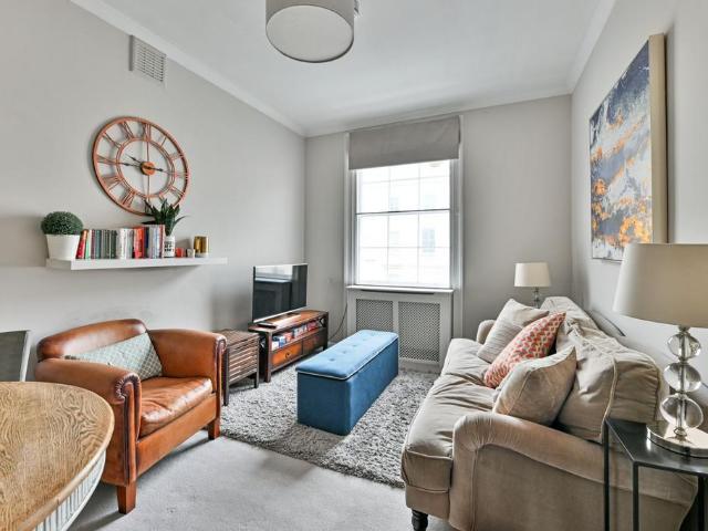Flat for sale in Bayswater, Greater London