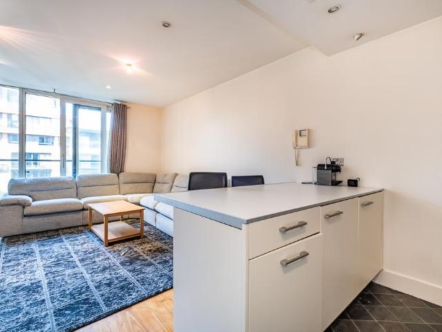 Flat for sale in Paddington, Greater London