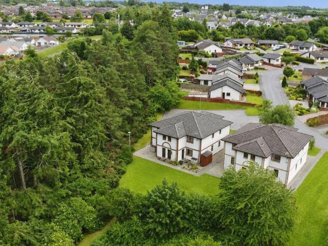 Flat for sale in Lentran, Scotland