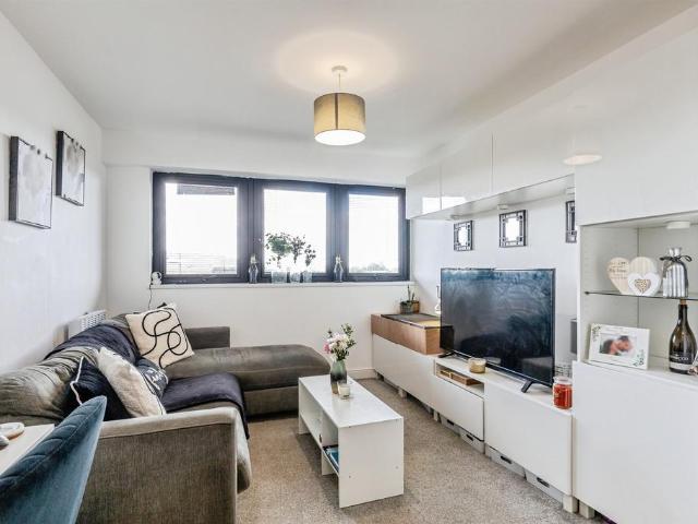 Flat for sale in Hartcliffe, Bristol