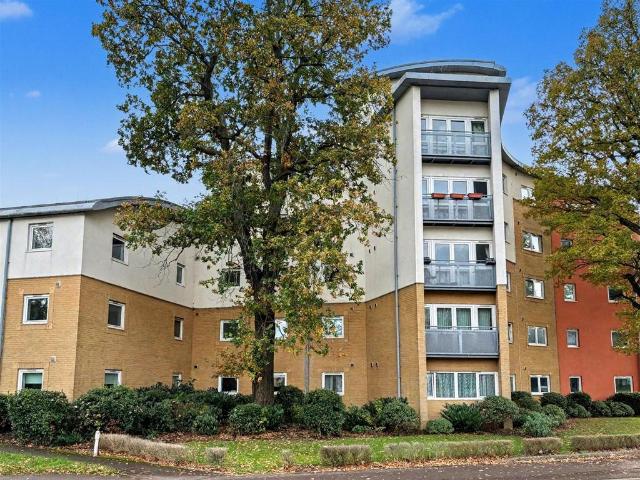 Flat for sale in Three Bridges, Glynde