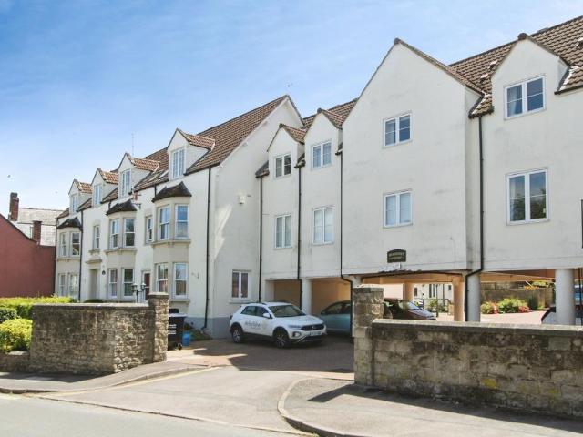 Flat for sale in Purton, Wiltshire